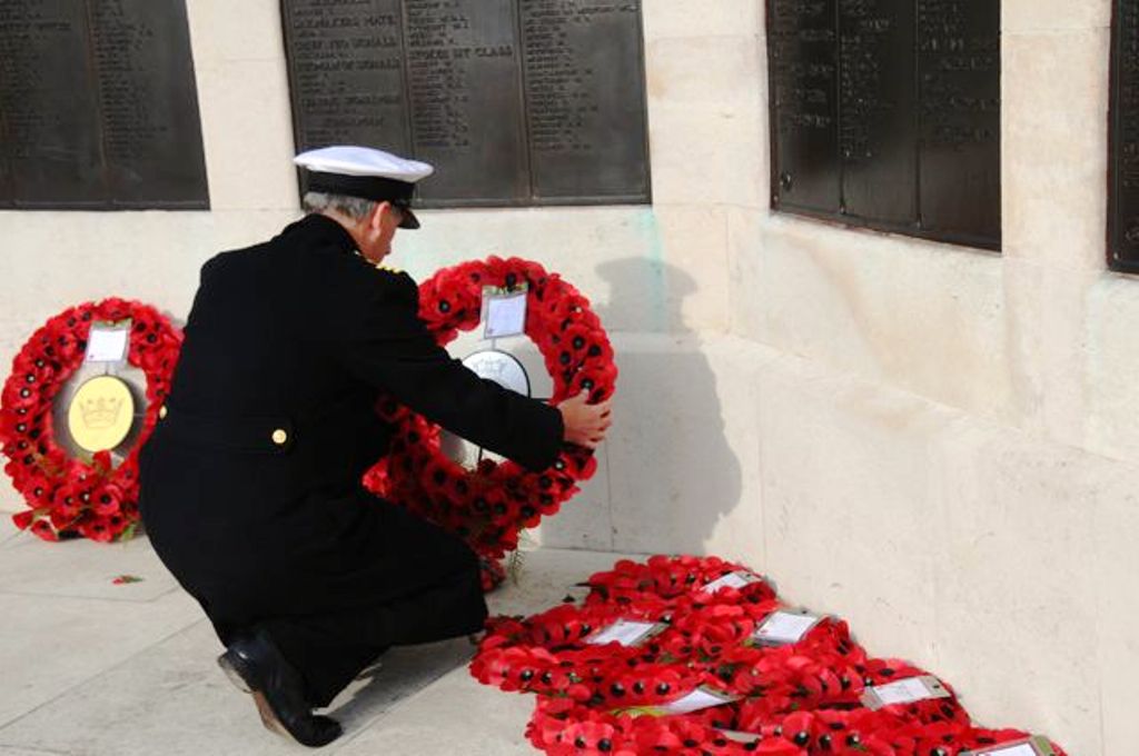 Chris Locke
Laying the Merchant Navy Wreath.
Photo Nancy Mundin.
