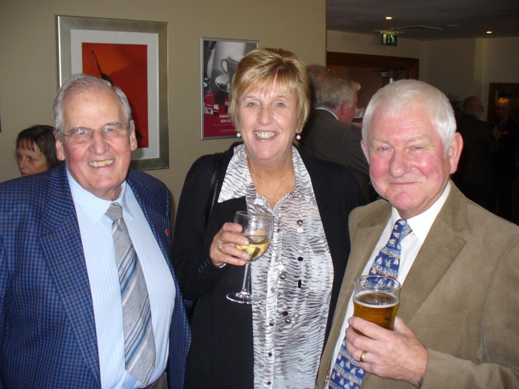 New Faces
Mike & Eileen Austin with Barrie.
